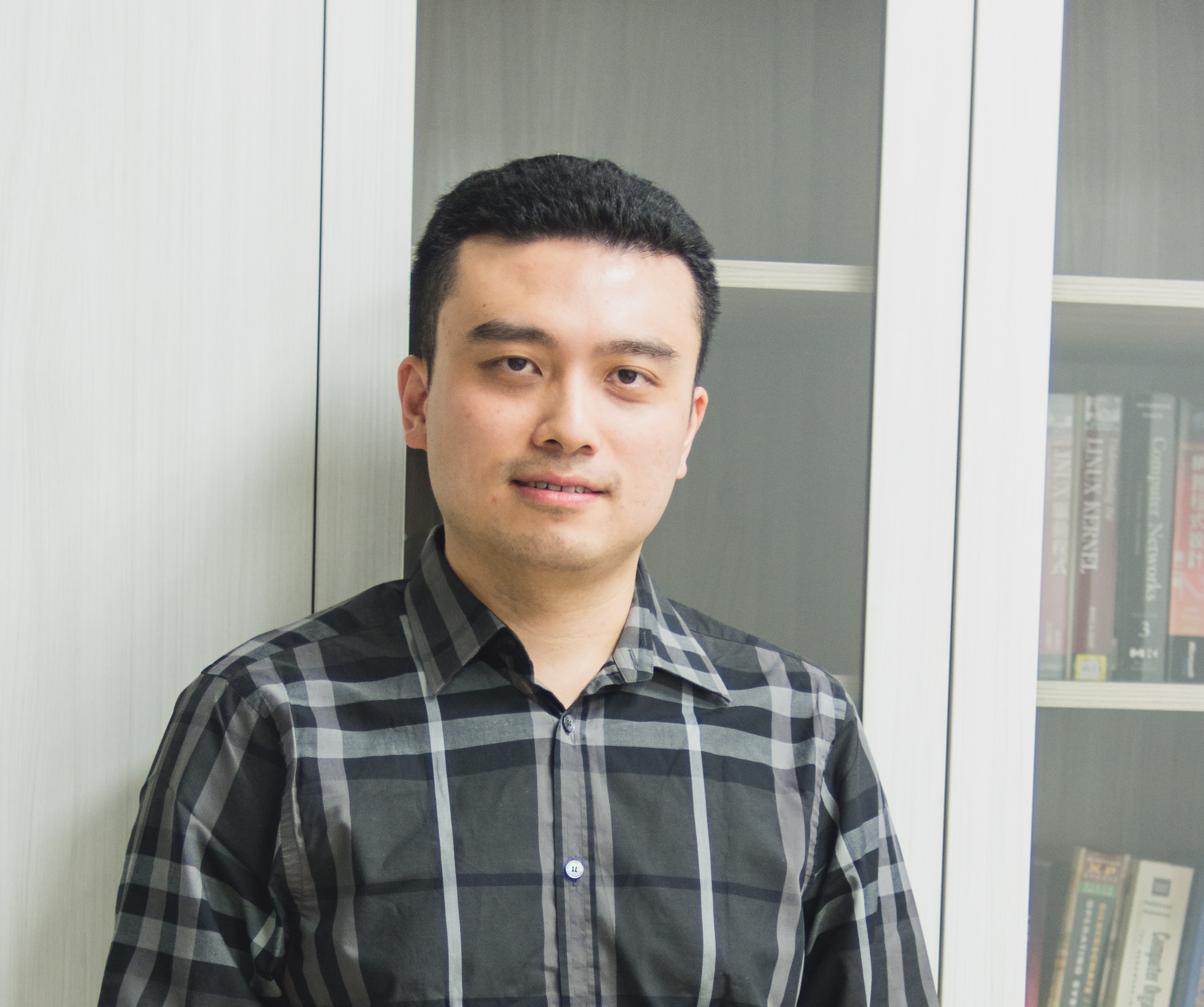 李奇育